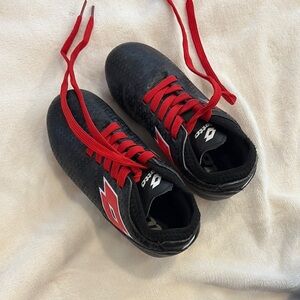 LOTTO Black and Red soccer cleats with Glossy Finish size 11 kids